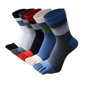 Calcetines Deportivos Personalizados de 5 Dedos, 100% Algodón, Transpirables, Absorbentes de Sudor, Diseño Deportivo para Entrenamientos y Uso Diario, Fábrica VN - Product Image 1