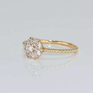 Anillo de Oro Sólido de 14K con Mosaico de Diamantes, Anillo con Halo de Flores Redondas y Baguette de Diamantes Cultivados en Laboratorio, Joyería con Banda de Oro con Cuentas en Forma de Burbuja - Product Image 4