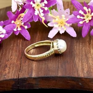 Bague élégante en argent sterling plaqué or 18 carats avec perle d'eau douce et pierre précieuse de luxe pour femme, cadeau idéal pour un anniversaire de mariage - Product Image 4