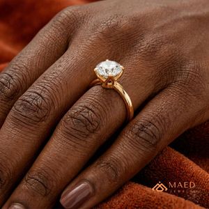 Anillo de Compromiso de Moissanita con Corte Brillante Redondo Chapado en Oro de 18K con Engaste de Puntas, Joyería de Lujo para Mujer Hecha en Gujarat - Product Image 5
