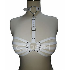 Harnais de poitrine multi-bretelles en similicuir blanc avec collier ras du cou à anneau en O - Product Image 2