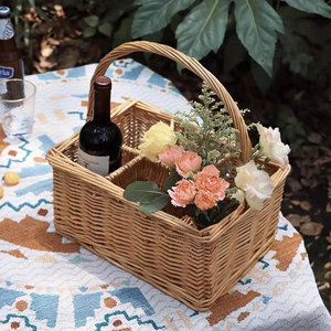 Panier en saule robuste avec poignée pour transporter des bouteilles de vin, des fleurs et des collations avec style, idéal pour les fêtes de jardin - Product Image 2