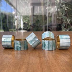 Anillo para servilletas hecho a mano en India con incrustaciones de nácar, decoración de mesa de lujo, moderno y elegante. - Product Image 1