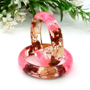 Brazalete de Resina Esmaltada Hecho a Mano de Primera Calidad, Ligero y Cómodo de Usar, Elegante Brazalete con Diseño de Ángel, Color Personalizado, Joyería Artesanal, Regalo - Product Image 2
