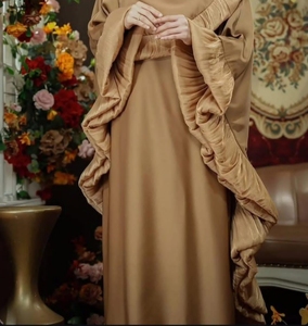 Elegante Kaftán Abaya de Verano para Mujer, Hecho a Mano en Dubái, Ropa Islámica Tradicional y Accesorios Diseñados para Musulmanas - Product Image 2