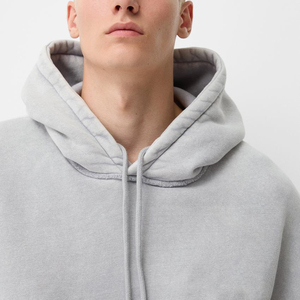 Sudadera con Capucha Extra Grande Gris Claro para Hombre, Informal, con Bolsillo Delantero y Capucha con Cordón Ajustable - Product Image 4