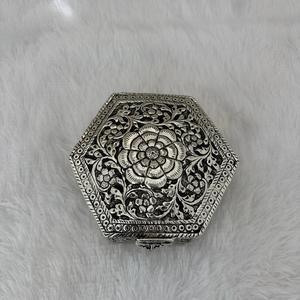 Boîte à bijoux royale hexagonale petite - Product Image 2