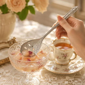 Cuillère à dessert vintage en acier inoxydable gravé, motif floral antique, cuillère à glace pour vaisselle de luxe et cadeaux - Product Image 5