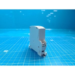 Protecteur de circuit Fuji CP31FM/7 CP31F-M007, utilisé comme pièce détachée pour équipement semi-conducteur d'époque - Product Image 1