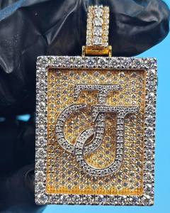 จี้เพชรโมอิสซาไนต์แบบ Iced Out VVS สองสี เงินแท้ 925 ชุบทอง 18k จี้ตัวอักษรแบบฮิปฮอปสั่งทำพิเศษ จี้โมอิสซาไนต์แบบอักษรย่อ - Product Image 1