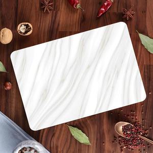 Planche à découper élégante en marbre avec surface polie et design durable pour une préparation culinaire élégante - Product Image 1