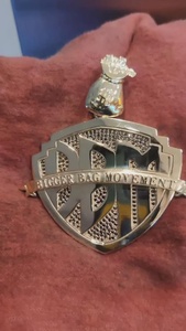 จี้เพชรโมอิสซาไนต์ VVS แบบสั่งทำพิเศษ ตัวอักษรเริ่มต้นตามต้องการ สไตล์ฮิปฮอปสุดหรู เงินแท้ 925 ชุบทอง ได้รับการรับรองจาก GCI IDGL ผ่านการทดสอบเพชร - Product Image 2