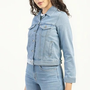 Blousons en jean bleu personnalisés pour femmes 2026 – Coupe ample, boutonnés, écologiques, décontractés, pour l'automne – Vente en gros de qualité supérieure - Product Image 4