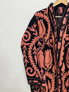 Kimono long élégant en coton noir brodé, motif floral, manches longues, col châle, veste pour femme faite à la main, vêtement d'automne - Product Image 6