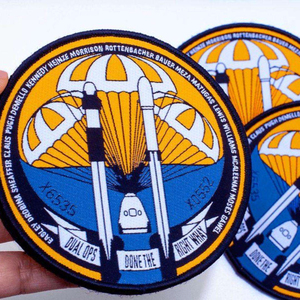 Écussons personnalisés brodés et tissés en gros, logo OEM, thermocollants, à coudre, haute précision, fournisseur de badges de marquage pour uniformes - Product Image 5