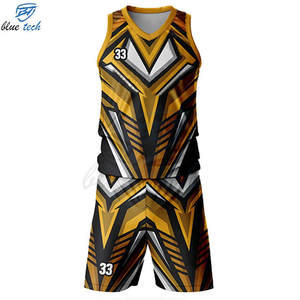Ensemble d'uniformes de basketball personnalisés haut de gamme pour hommes – Maillot et short de sport imprimés, respirants, à séchage rapide et confortables - Product Image 1