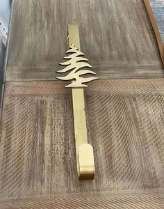 Gancho de Puerta Metálico con Forma de Árbol, Colgador Decorativo Navideño Tradicional - Product Image 6
