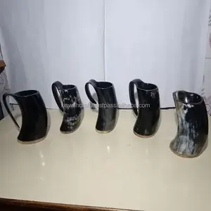 Tasse Viking authentique en corne de buffle de grande taille Gravure écologique polie de meilleure qualité pour les fêtes et les cadeaux - Product Image 1