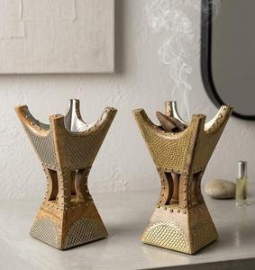 Quemador de incienso de sándalo hecho a mano con diseño geométrico tallado para uso aromático, soporte de incienso de madera estilo indio - Product Image 3
