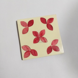 Juego de 4 Posavasos Redondos de Resina y Latón de Estilo Retro Ecológico para Decoración de Mesa, 100 mm de Diámetro - Product Image 1