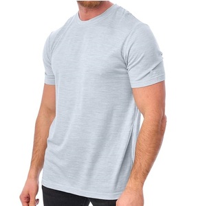 T-shirt en laine mérinos 100% douce, mélange de laine, coupe ajustée, couleur rose, sur mesure pour homme, couche de base, doux, respirant et absorbant l'humidité - Product Image 5