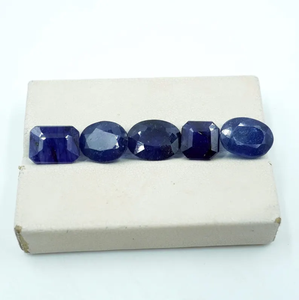 พลอยไพลินสีน้ำเงินธรรมชาติ 17.30 กะรัต รูปทรงผสม แบบเม็ดเดี่ยว ได้รับการรับรองสำหรับทำเครื่องประดับ HAYAAT GEMS TGH-205 6.80-10x7 มม. - Product Image 1