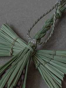 Corde en jonc de mer Shimenawa naturelle, artisanat en osier, décoration extérieure et intérieure, fournisseur en gros pour le Nouvel An, usine du Vietnam - Product Image 3