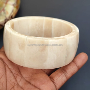 Bracelet en résine faite à la main, imperméable, couleurs mélangées, personnalisable (couleurs et logo), design élégant et tendance, unisexe, pour affaires et mode - Product Image 4