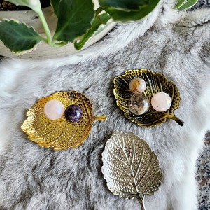 Assiette décorative en forme de feuille d'or de haute qualité, idéale pour la présentation et le service de luxe, parfaite pour la maison, la cuisine, les cafés et la décoration d'événements, provenant d'Inde. - Product Image 4