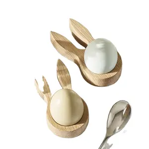 حوامل بيض خشبية Cat Unique لتخزين البيض المسلوق أو الصلب أو المسلوق في أكواب على طاولة للإفطار