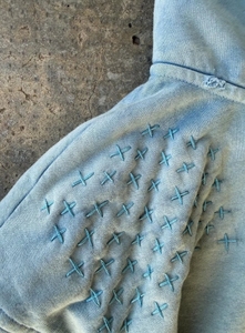 Sudadera con capucha negra para hombre con cremallera, estampado de llamas, logo de diamantes de imitación, estilo streetwear Y2K, corte oversize, ropa de invierno de forro polar - Product Image 3