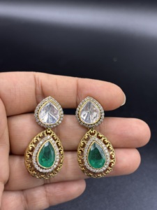 Parure de Boucles d'Oreilles Tendance Plaqué Or Vintage avec Pierres de Zircon Taillées en Poire pour Femme – Idéal Mariage, Fiançailles, Anniversaire, Fête – Bijoux de Haute Qualité - Product Image 6