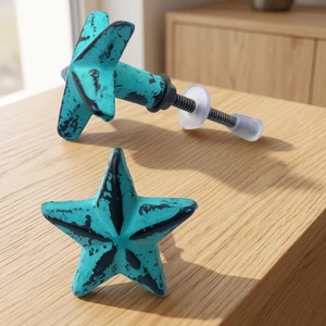 Bouton de meuble en fonte émaillée turquoise, finition vieillie, design industriel, écologique et durable pour tiroirs et poignées de meubles - Product Image 4