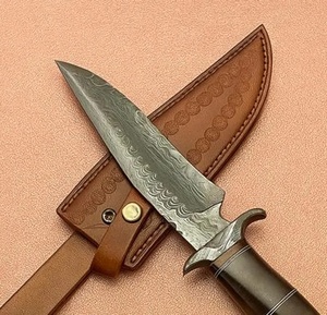 Couteau Bowie à pointe clip en acier inoxydable Damas, fait main sur mesure, à lame fixe, pour camping et utilisation extérieure, avec manche en bois de cerf et étui en cuir, OEM - Product Image 4