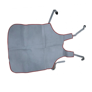 Tablier de protection anti-chaleur gris avec bordure rouge, coutures surjetées, bretelles réglables - Product Image 6