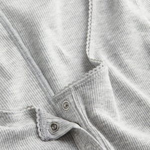 Conjunto de Sudadera con Capucha de Satén Oversize para Mujer, con Logotipo Personalizado, Traje de Chándal de 2 Piezas, Ropa de Descanso Popular, Venta al por Mayor - Product Image 6