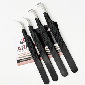 Pinzas Profesionales para Extensión de Pestañas de Acero Inoxidable Negro Mate, Logotipo Personalizado, Probadas a Mano, Punta Puntiaguda Sostenible - Product Image 4