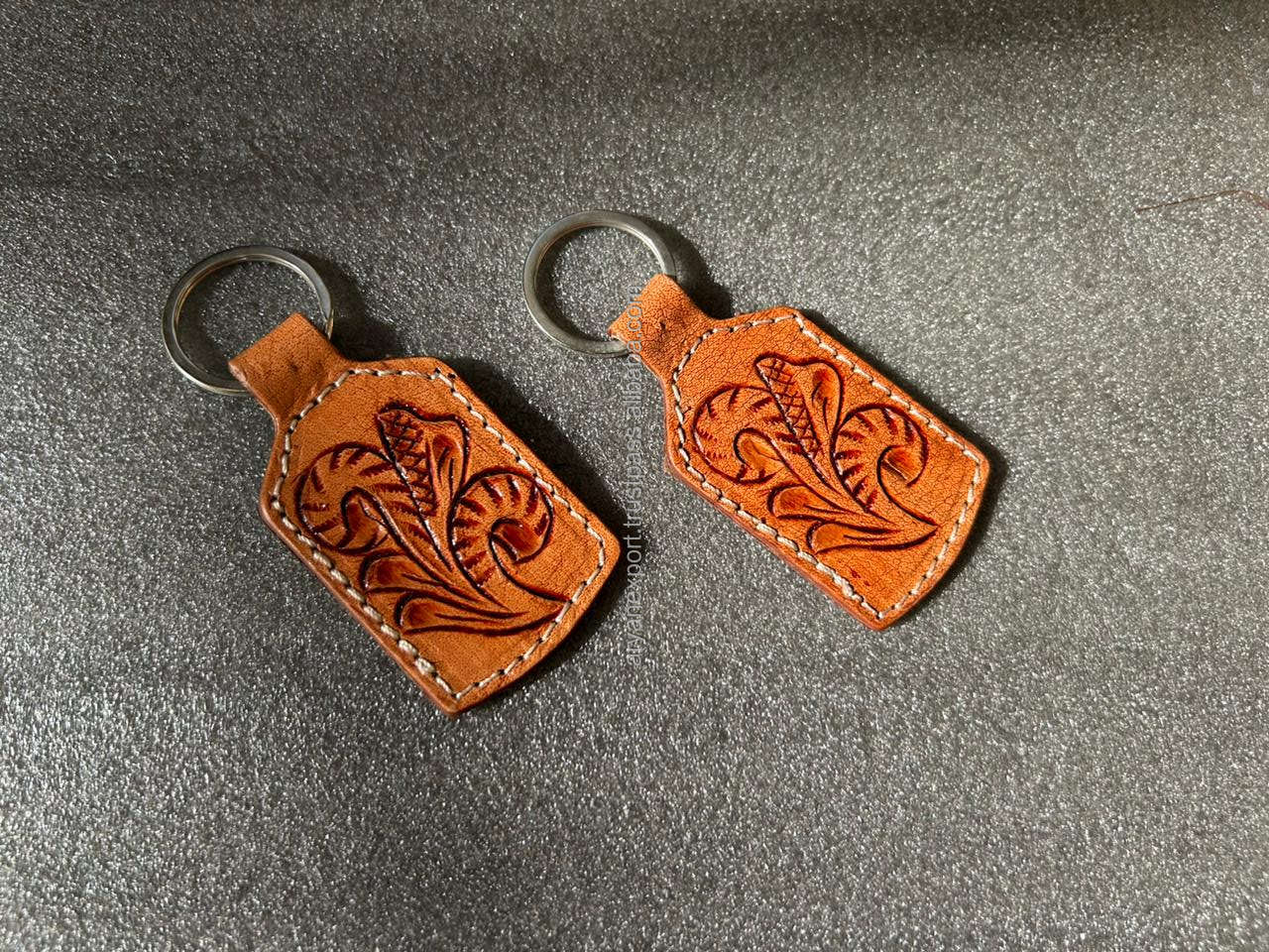 สีน้ำตาล