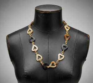 Collar largo hecho a mano de cuerno de buey marrón con eslabones pulidos en forma de corazón y redondos con cierre de palanca - Product Image 3
