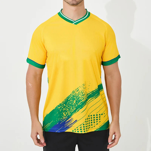 เสื้อฟุตบอลผลิตจากโรงงาน ผลิตด้วยผ้าโพลีเอสเตอร์ 100% รุ่นปี 2026 สำหรับผู้ชาย แบบซับลิเมชั่น - Product Image 3