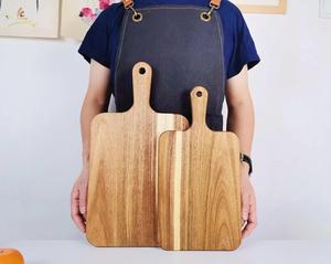 Elegante Tabla de Cortar de Madera, Gruesa y Duradera, Apta para Cuchillos, Acabado Liso, con Asa, Diseño Ligero, Ideal para Cortar y Servir - Product Image 5