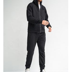 Conjunto Deportivo Unisex Negro Reflectante de 2 Piezas, Chaqueta con Cremallera y Pantalones de Nailon para Gimnasio y Deporte - Product Image 2