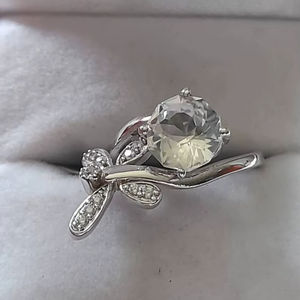 Anillo de Plata de Ley con Cuarzo Óptico, Joyería Artesanal con Piedras Preciosas, Diseño Elegante para Mujer, Venta al Por Mayor para Exportación - Product Image 1