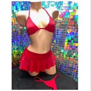 Ensemble trois pièces moderne : jupe, bikini et sous-vêtements – Qualité supérieure, design unique - Product Image 1