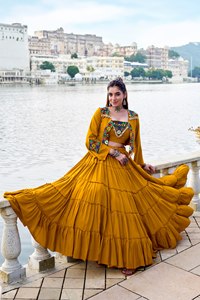 Ensemble Lehenga ethnique de créateur avec veste Koti, travail miroir et jupe évasée de 10 mètres pour femmes - Product Image 1