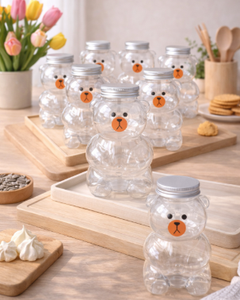 Jarra de Plástico PET de Alta Calidad de 500 ml con Forma de Oso, Tapa de Aluminio, Diseño de Logotipo con Impresión Digital, Orificio para Pajita, Disponible en Stock, Fábrica en Vietnam - Product Image 3