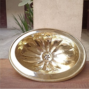 Decorative Scalloped Edge Brass Wash Basin Oval Luxury Countertop <b>Bathroom</b> <b>Sink</b> Premium Metal <b>Bowl</b> Home Hotel Restaurant Decor - Product Image 3