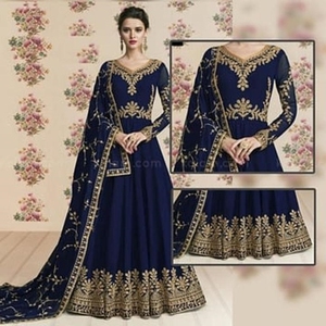 Conjunto de shalwar kameez de chifón tradicional de alta calidad para mujer, de 3 piezas, con chal bordado para bodas y fiestas - Product Image 4