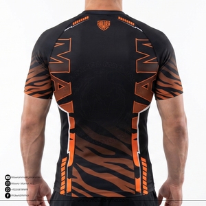 Rashguard professionnel MMA anti-UV, compression, BJJ, unisexe, manches courtes, haut d'entraînement de grappling, logo personnalisé - Product Image 2