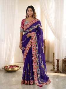 Sari en soie Rangoli de la marque Designer Dori avec broderie à sequins, accompagné d'un chemisier en soie Banglory mono entièrement brodé. - Product Image 6